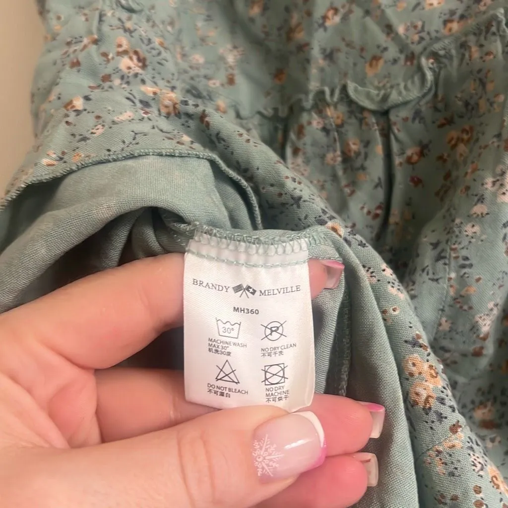 Brandy Melville Cara Ruffle One Size Skirt in Green Floral - Image 6