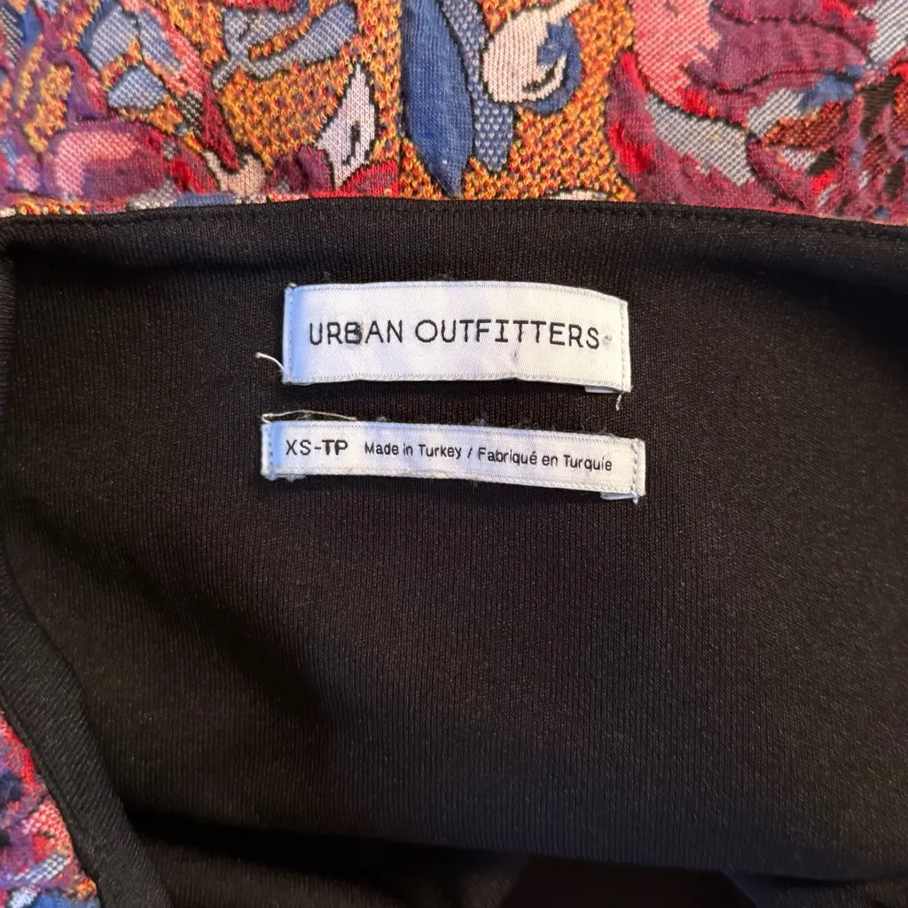 Urban Outfitters Women Size XS Sleeveless Jacquard Embroidered Floral Mini Dress - Image 6