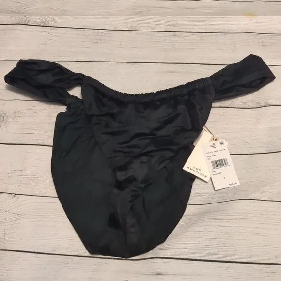 Good American shiny ruched bikini bottoms size 6 - Image 2