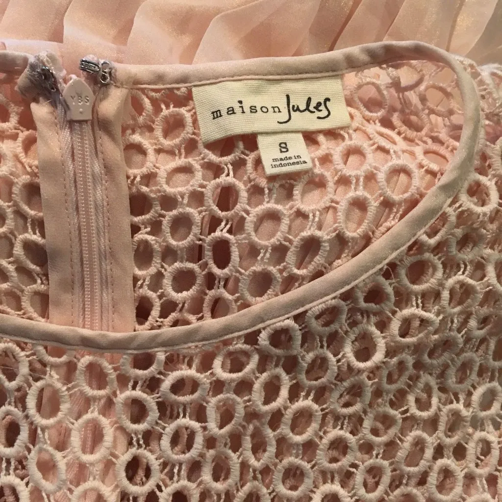 MAISON JULES Crochet-Yoke Pink Shimmer Dress NWT SMALL - Image 6