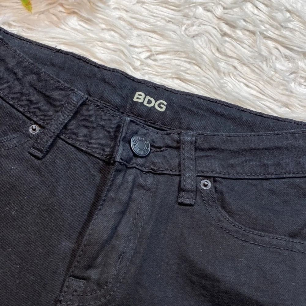 BDG Mid Rise Alexa 5 Pocket Shortie Shorts sz 24 - Image 3