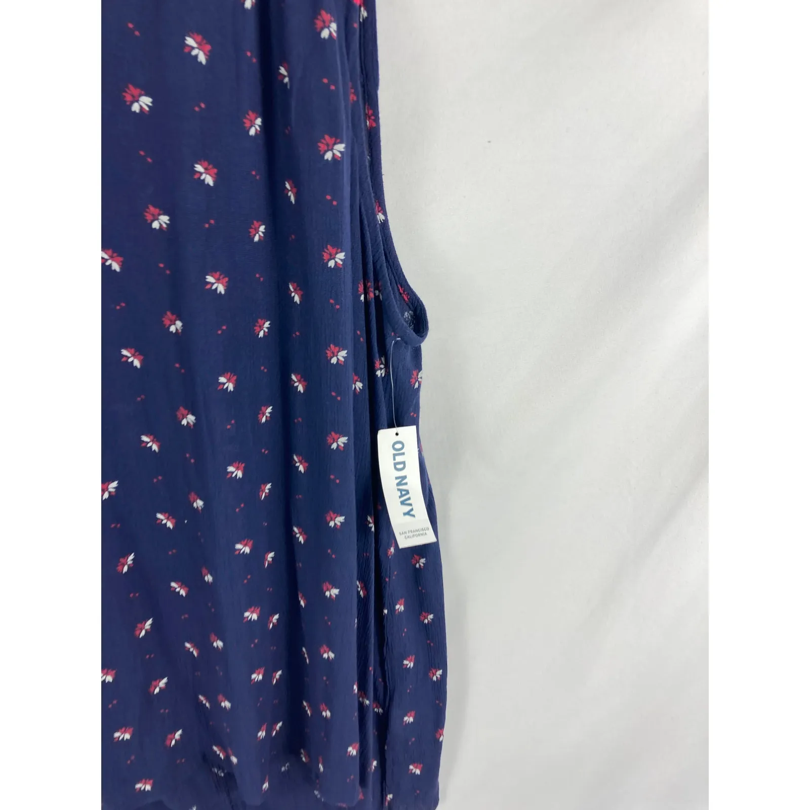 NWT Old Navy Blue Red Patterned Tank Size Large - Image 2