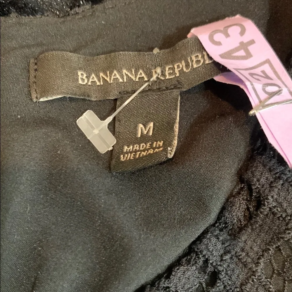 Women's Banana Republic Peplum Black Eyelet Lacy Ruffle Sleeveless Blouse Medium - Image 4