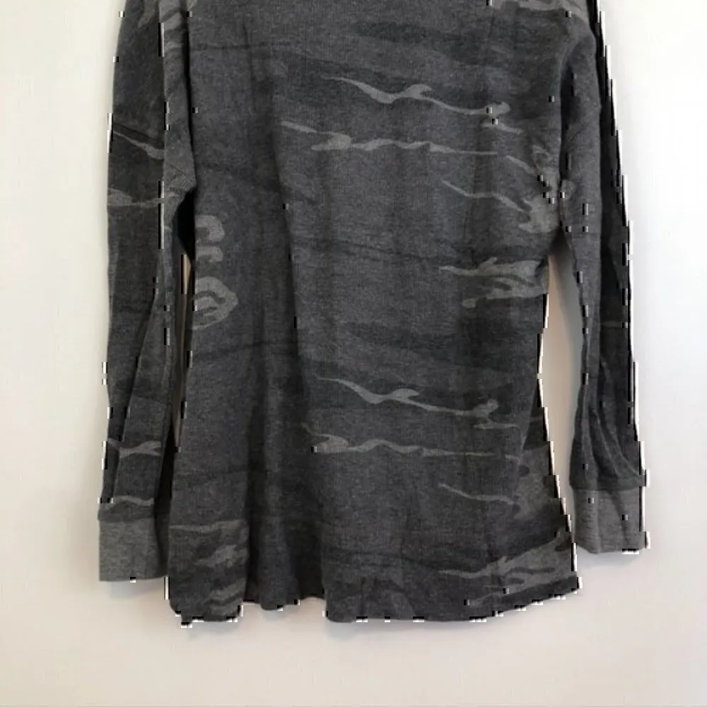 ALTAR'D STATE Gray Camo Camouflage Waffle Knit Thermal Long Sleeve Tee Top Small - Image 11