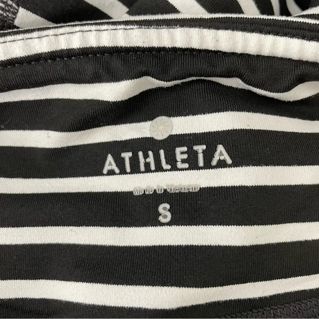 Athleta Black and White Stripe Crop Leggings size S - Image 5