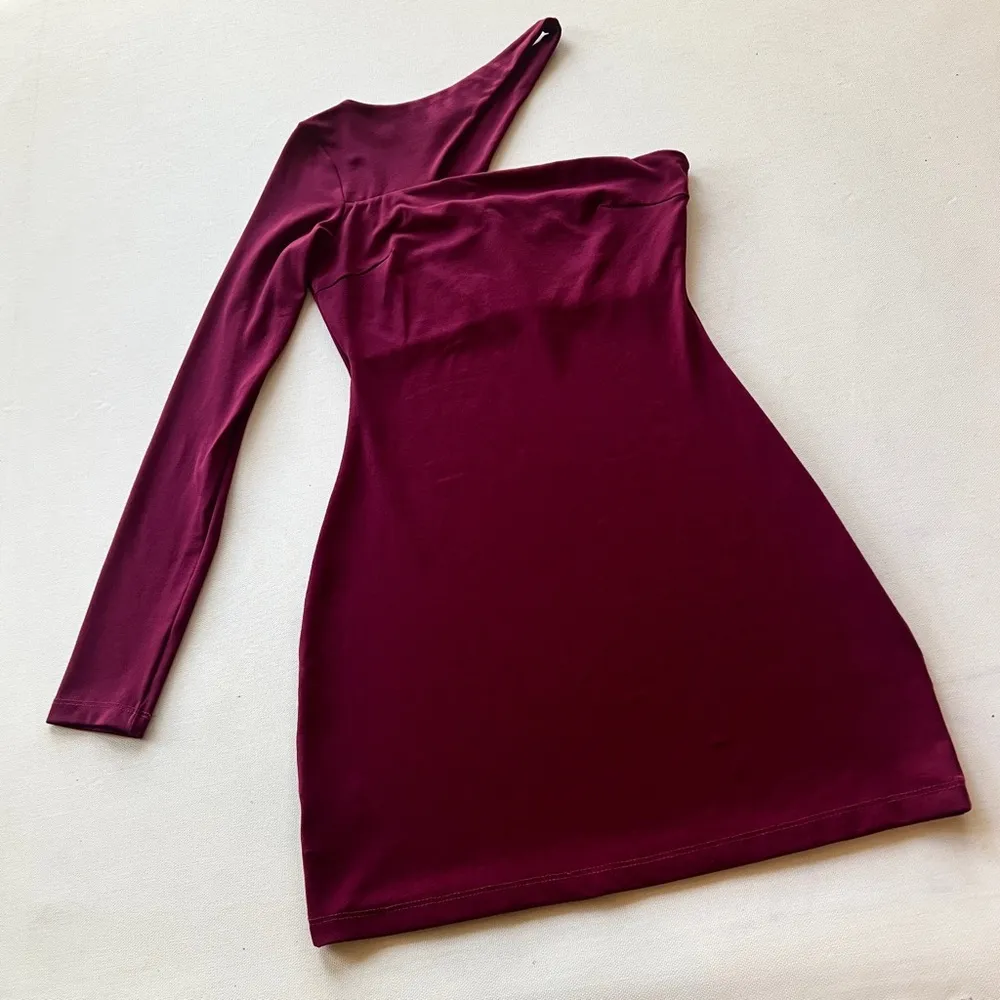 One Shoulder Long Sleeve Bodycon Mini Dress - Image 3