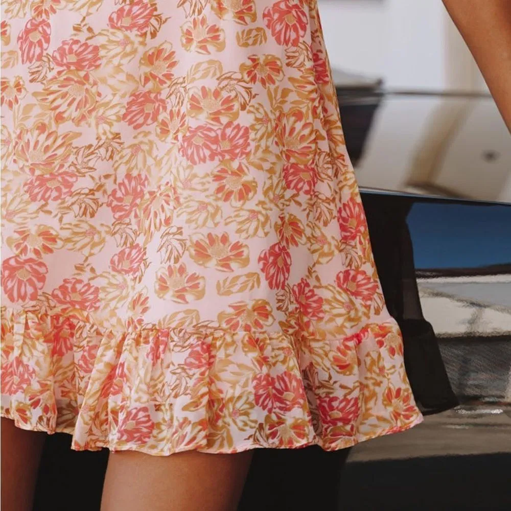 Selfie Leslie Sally Angel Sleeve Open Back Dress Floral Print Pink - Image 4