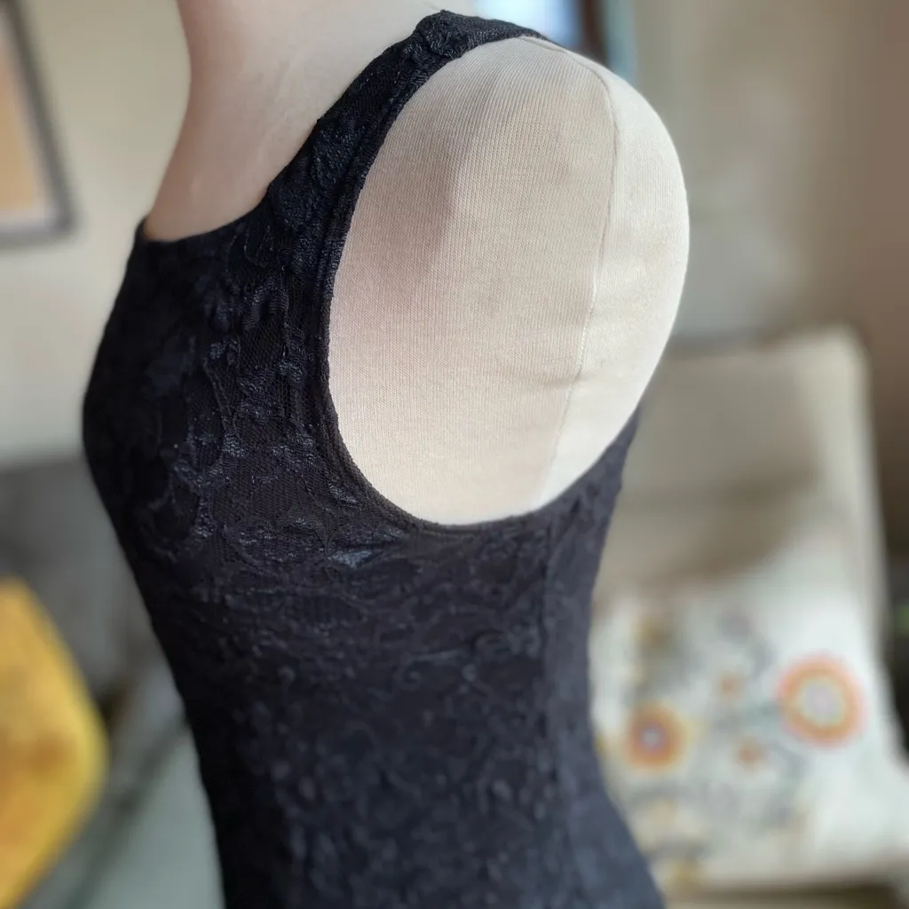 Y2K Harlow Classic and Elegant Black Lace Sheath Style Sleeveless Dress size 4 - Image 6