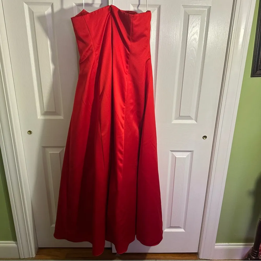 DB‎ Red Ball Gown Bridesmaid Strapless David’s Bridal size 20 - Image 5