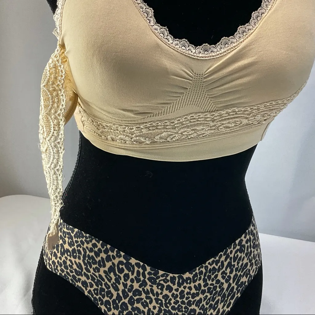 Victoria Secret Most comfortable bra with duo side hooks compression. - Image 4