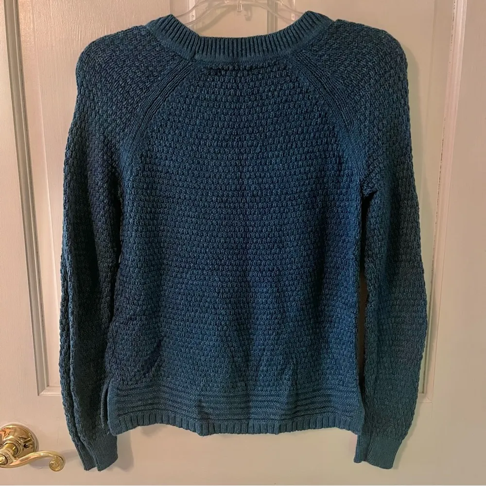 OLD NAVY Women’s Navy Knit Long Sleeve Crew-neck Sweater - Image 3