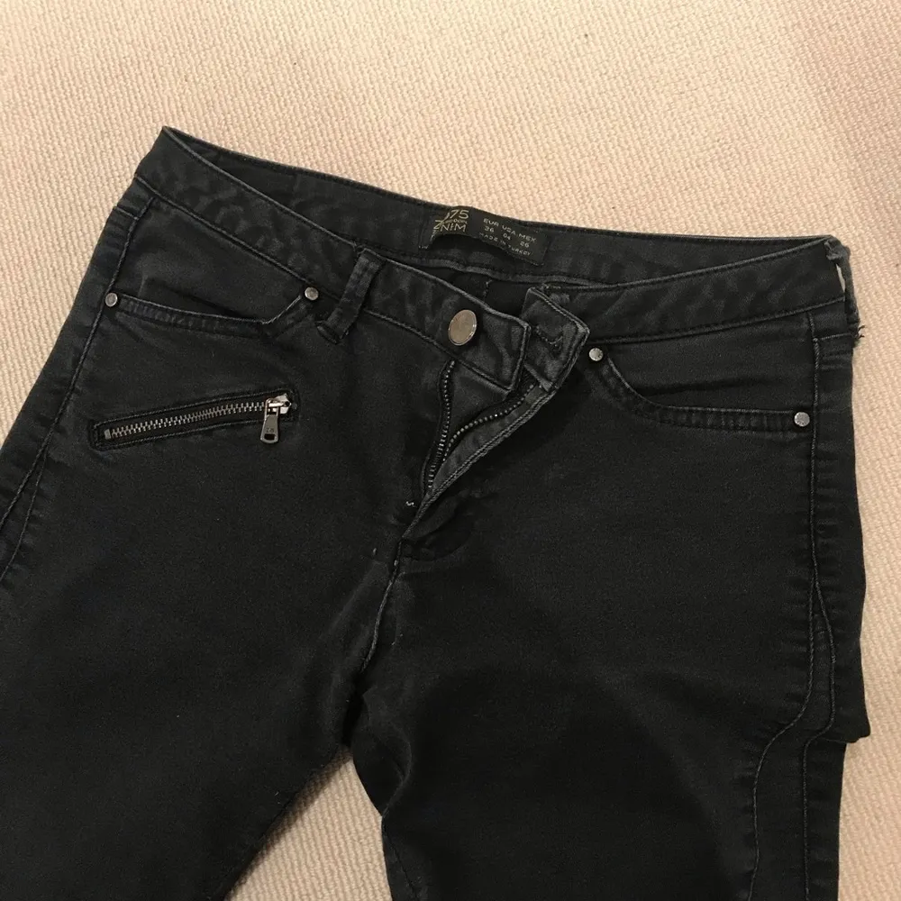 dark grey light black jeans material, worn once - Image 3