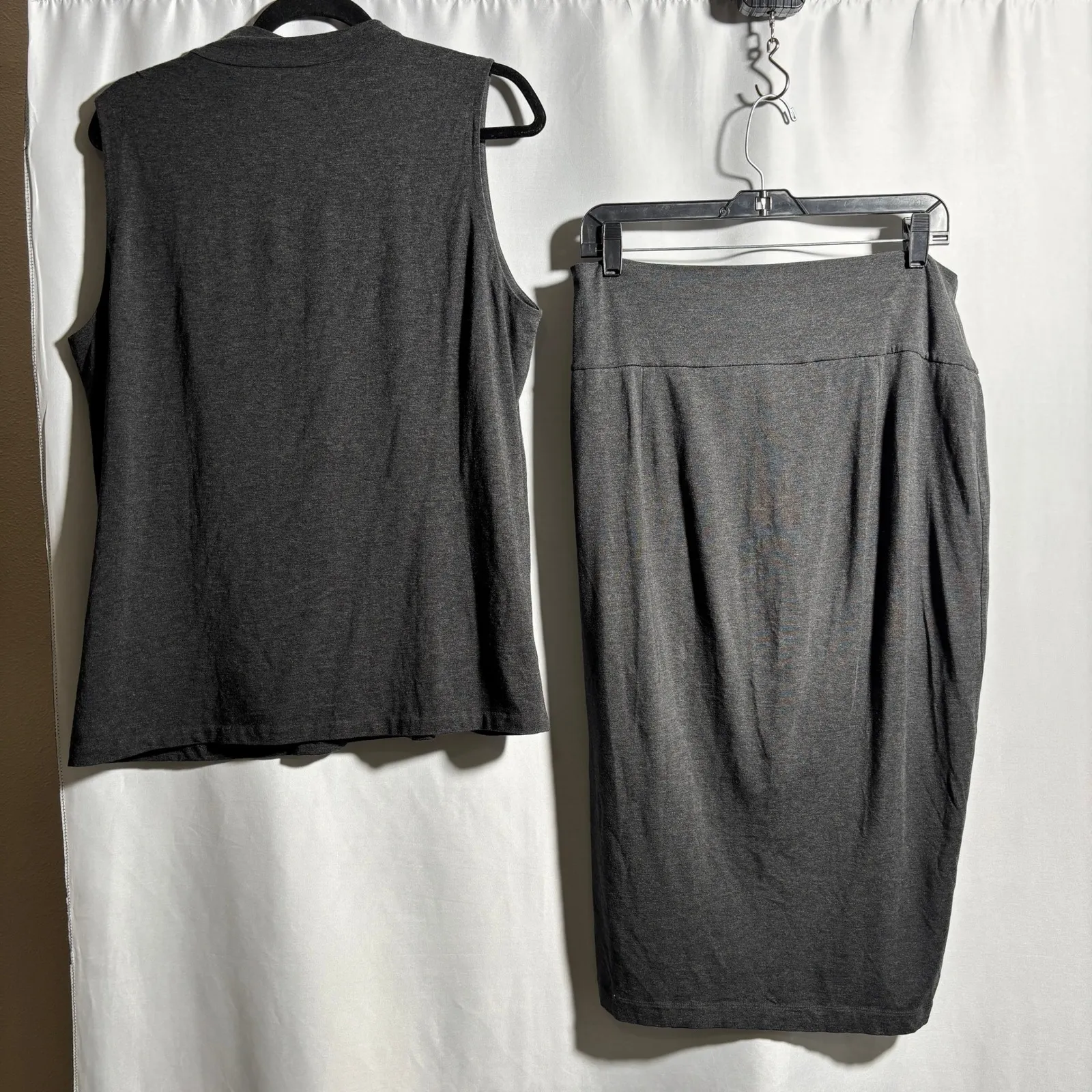 EILEEN FISHER Sleeveless Mock‎ Neck Top and Pencil Skirt Set Charcoal Gray M/L - Image 3