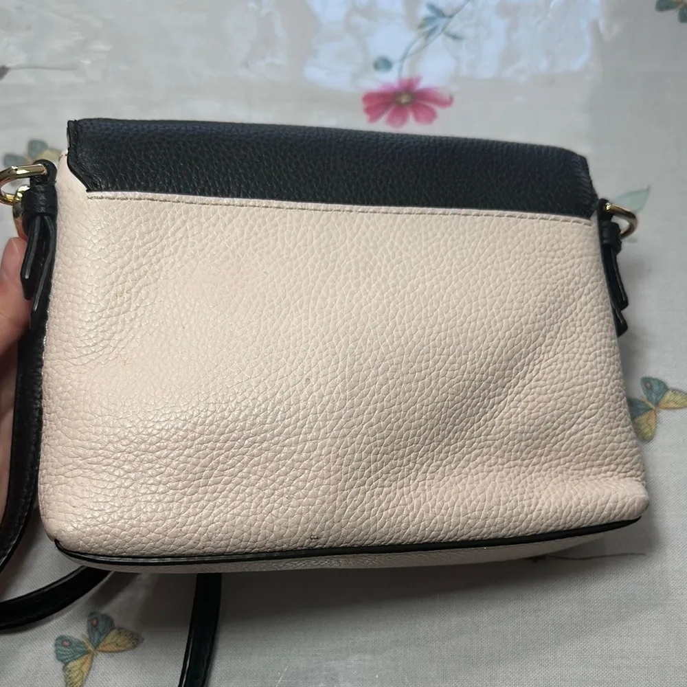 Kate Spade  multipocket Black and Cream Crossbody Bag - Image 6
