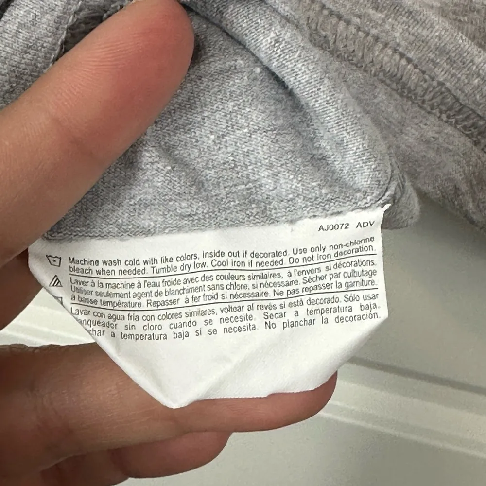 Disneyland Resort Walt Disney World Adult Long Sleeve Graphic T-Shirt Medium - Image 5