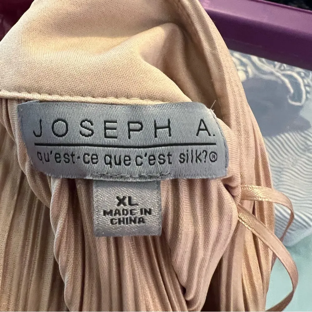 Joseph A. Sleeveless Plisse Blouse Beige XL - Image 10