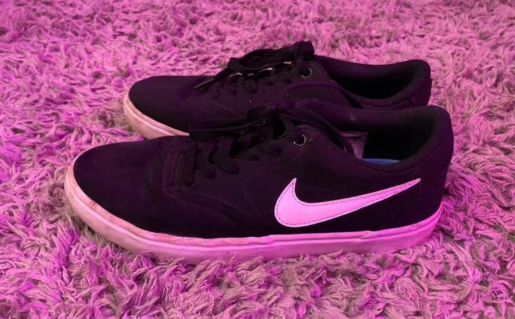 Nike SB Sneakers - Image 2