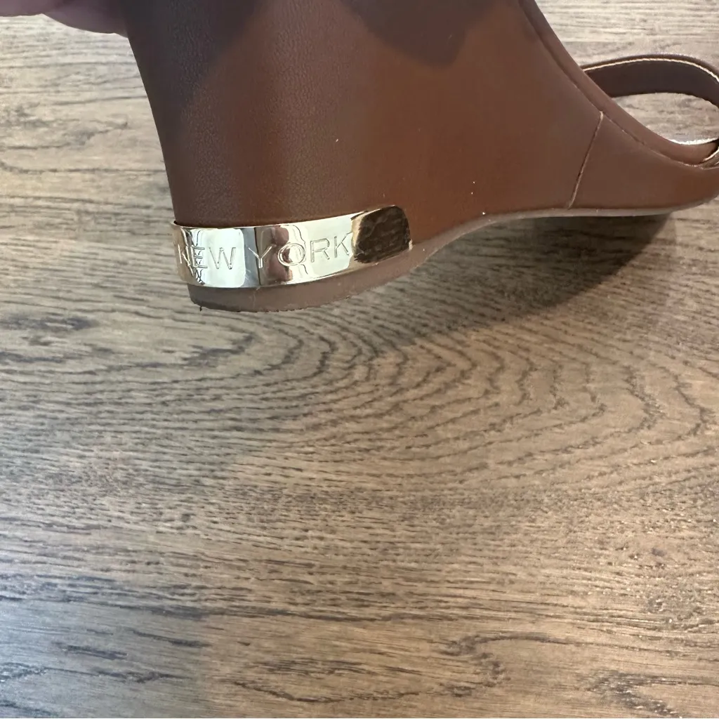 Marc New York Women’s Brown & Gold Hardware Wedges Size 9.5 - Image 7