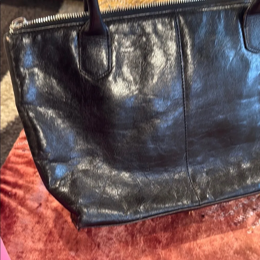 HOBO Black Leather Shoulder Bag Timeless Design - Image 8