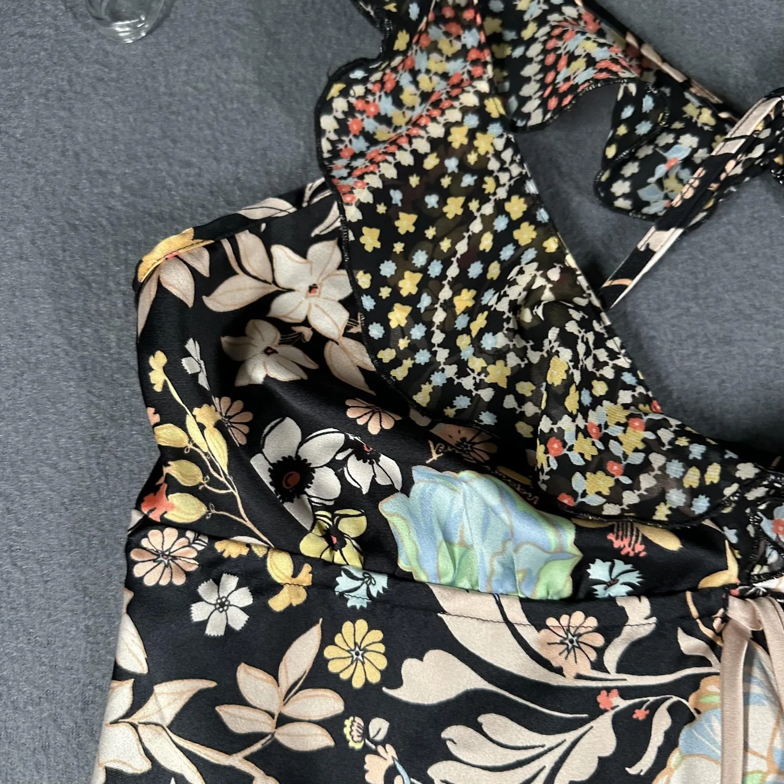 Victoria's Secret Top Womens Small Black Floral Ruffle Cami‎ Crisscross Back Tie - Image 6