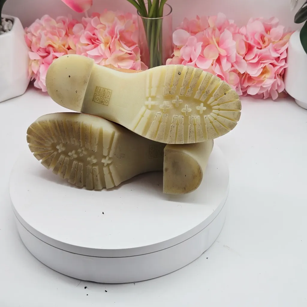 Oasis Society Anatasia Tan Boots Women's Sz 6 Faux Leather Lug Heeled Ankle - Image 14