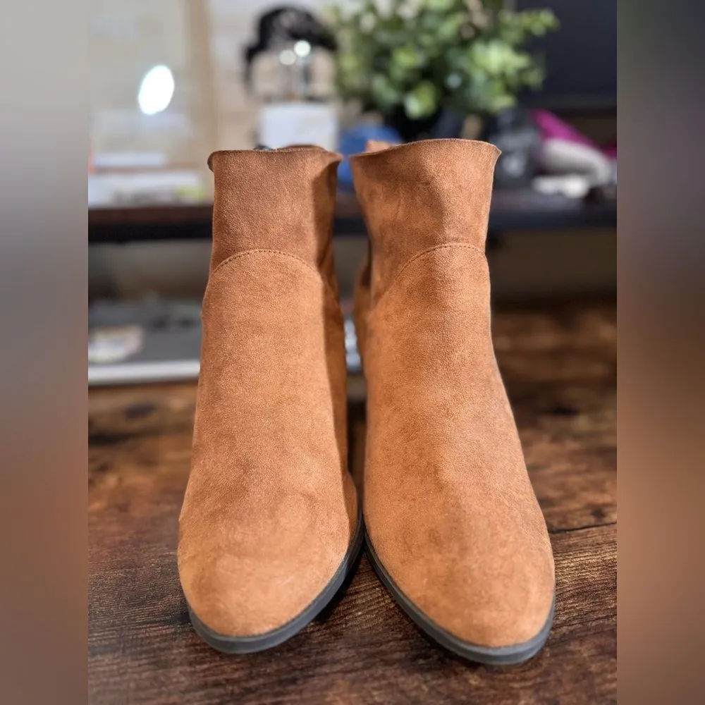Brash‎ Women's Tan Suede Ankle Booties size 9 - Image 8