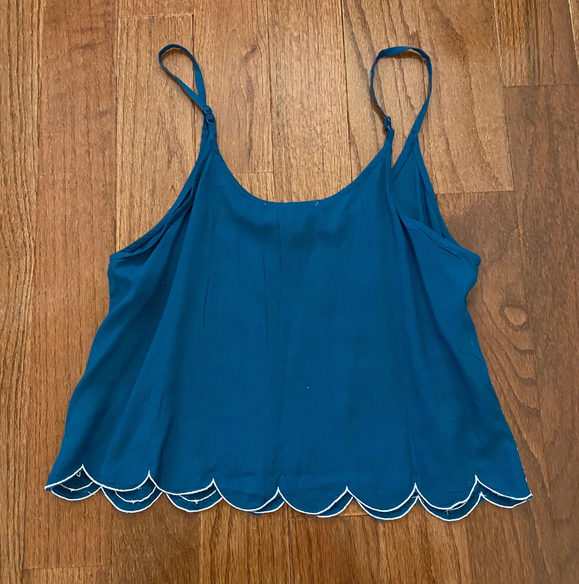 NWOT  Pacsun flowy embroidered petal hem bohemain camisole - Image 5