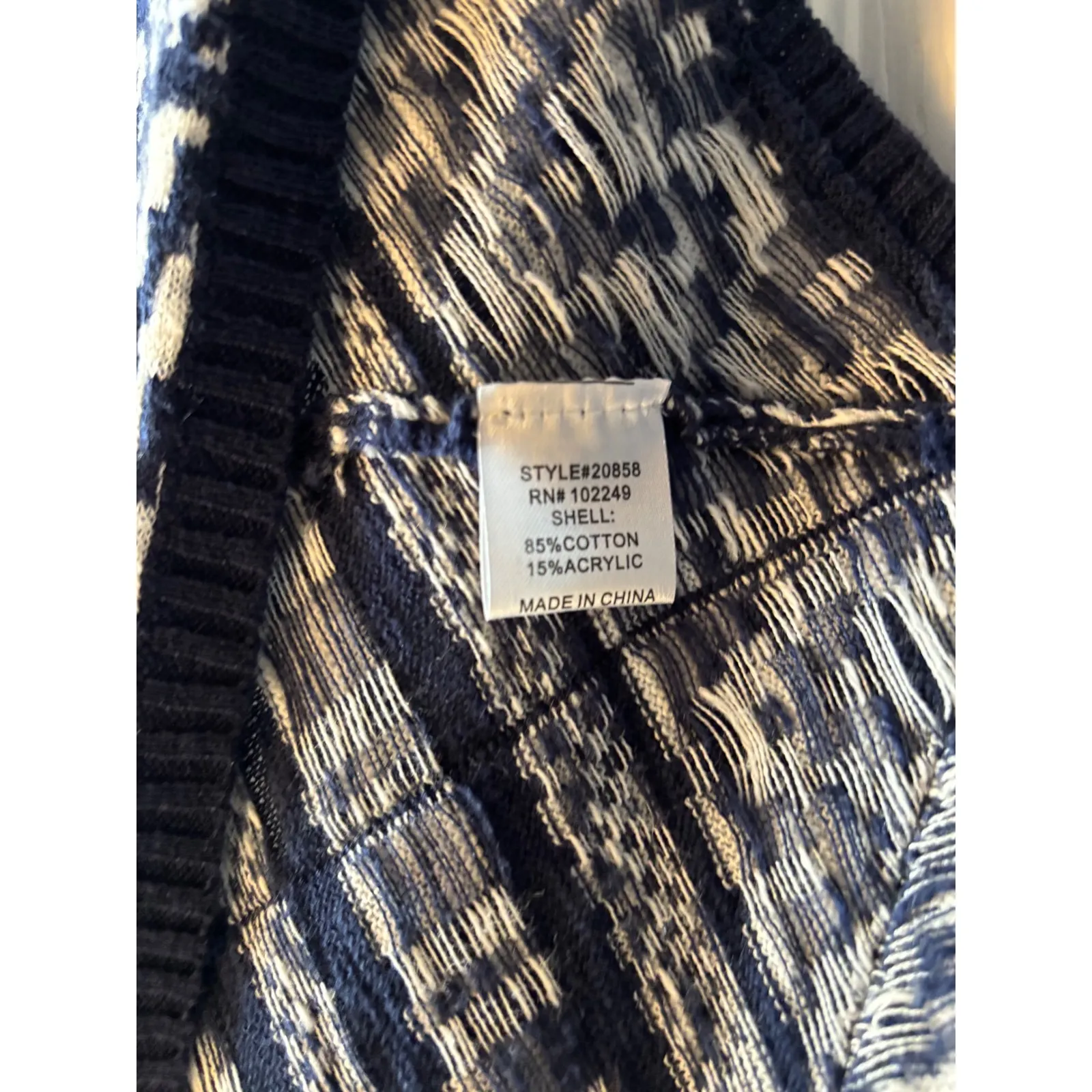 Skies Are Blue Southwestern Navy & White Knit Shrug Boho Cardigan Wrap Size M/L - Image 4