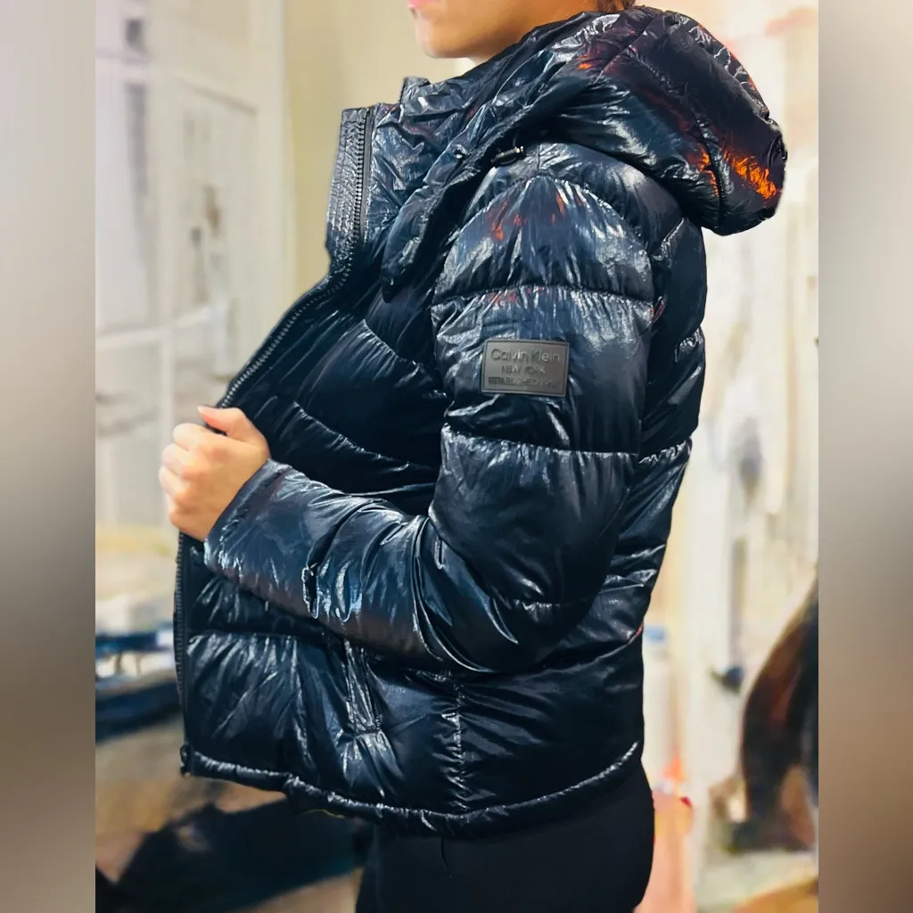 Dressy modern CALVIN KLEIN puffer jacket 🦋🦋 - Image 3