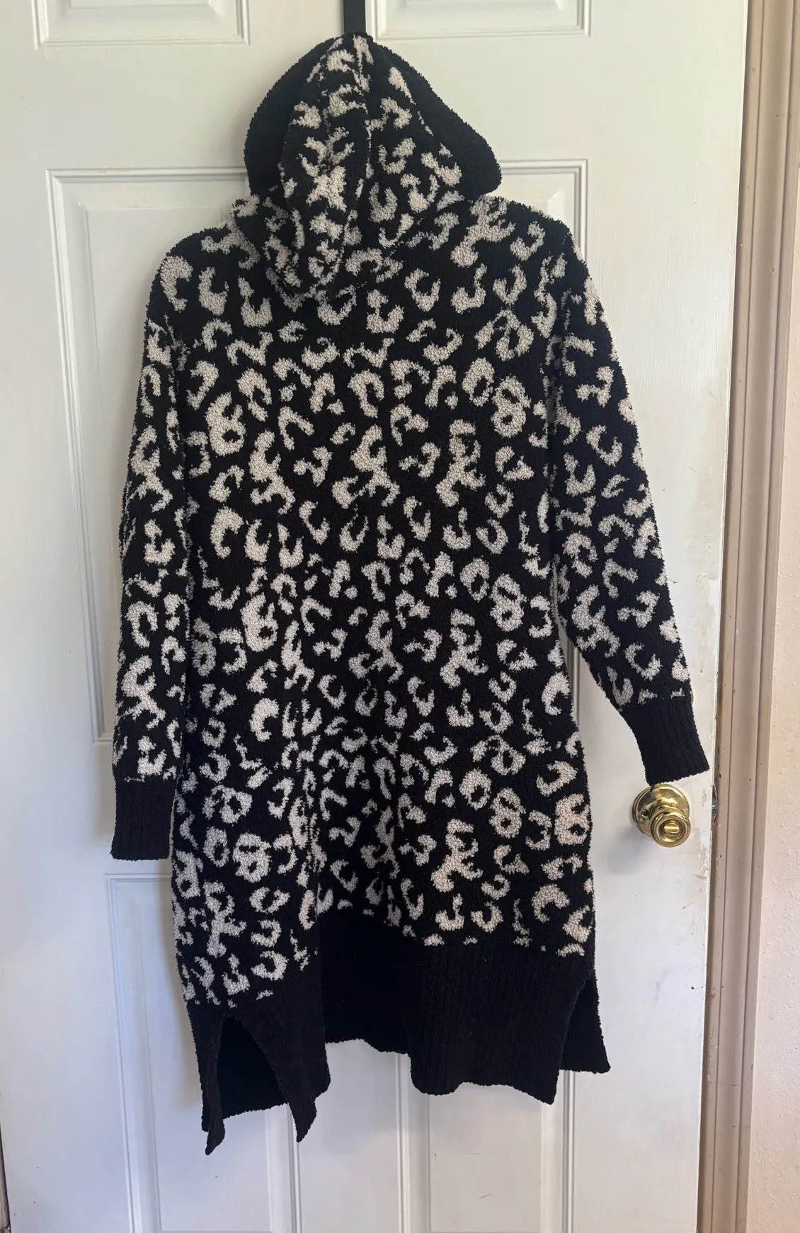 M/L Ugg Judith Sweater-Knit Black/White Leopard Print Hooded button Cardigan  - Image 2