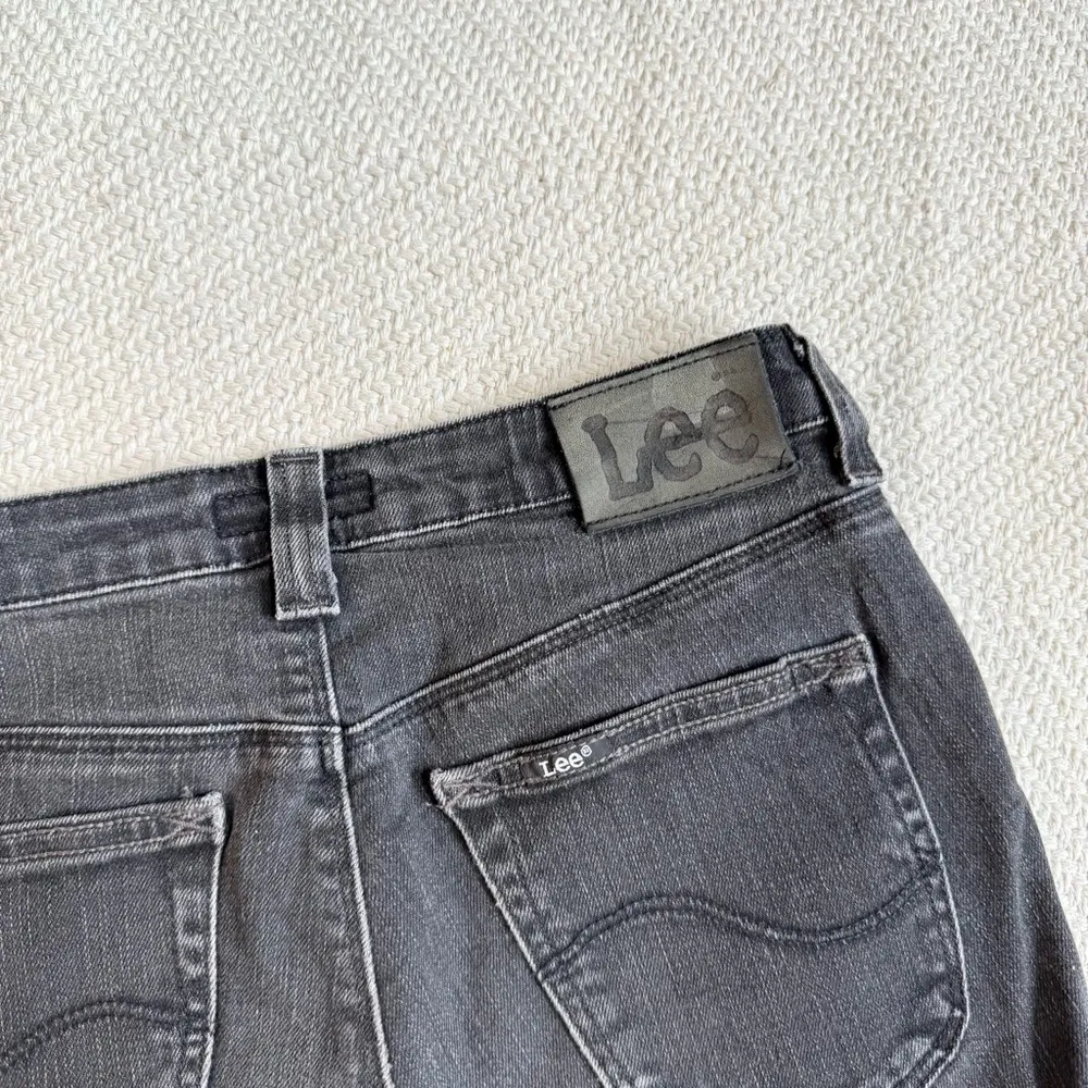 Vintage LEE Black Denim Stretchy Cut Off Shorts - Image 5