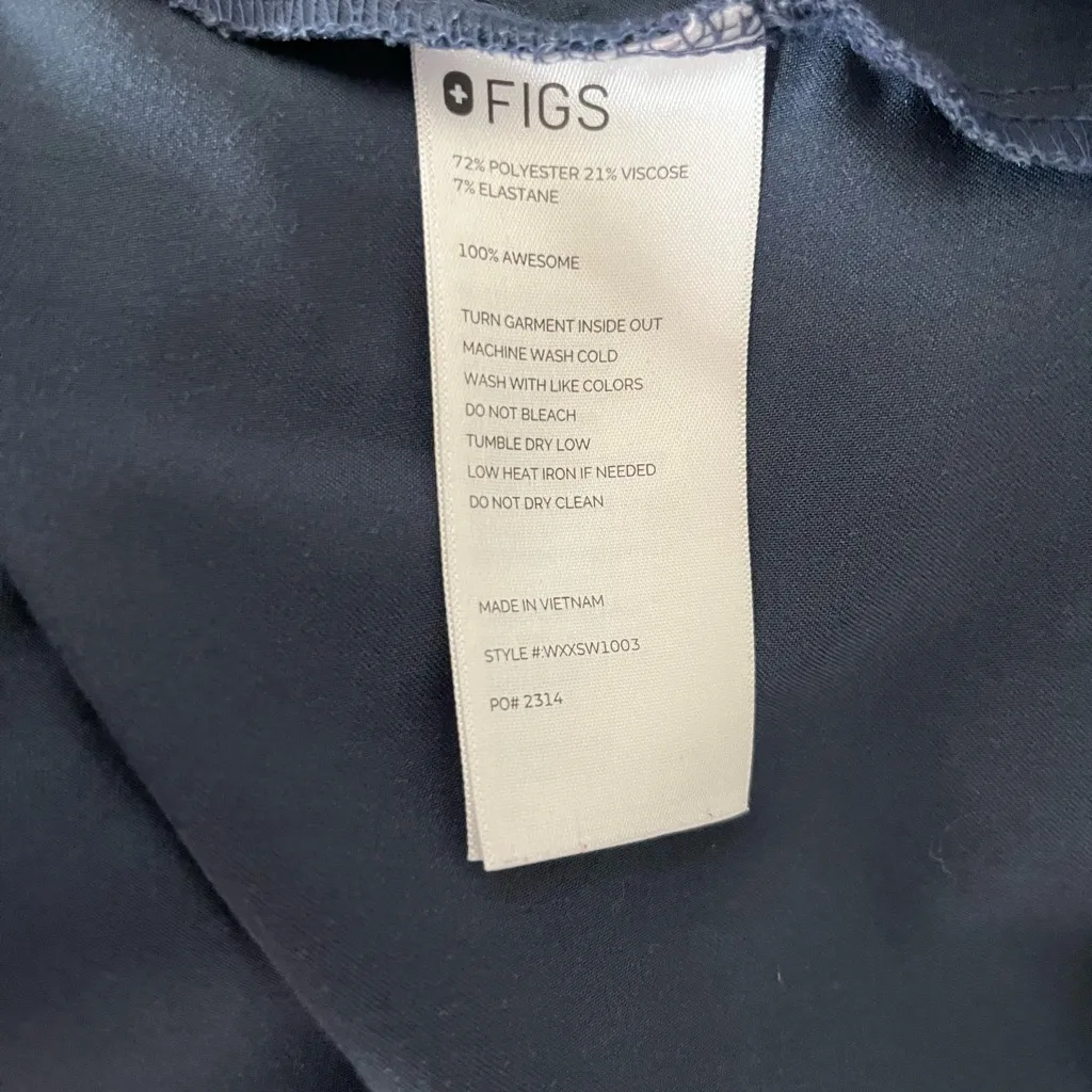Figs Technical Collection Gray Rafaela Scrub Top Size Medium - Image 4