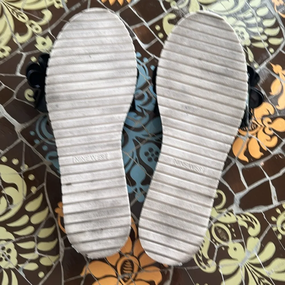 NINE WEST RUBBER SANDAL Sz:10 - Image 2