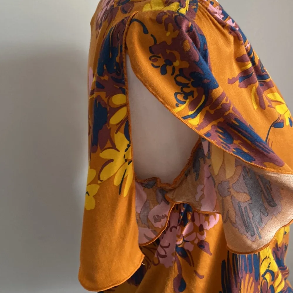 Tiny by Anthropologie Women Surplice Wrap Floral Print Split Flutter Sleeve Top - Image 4