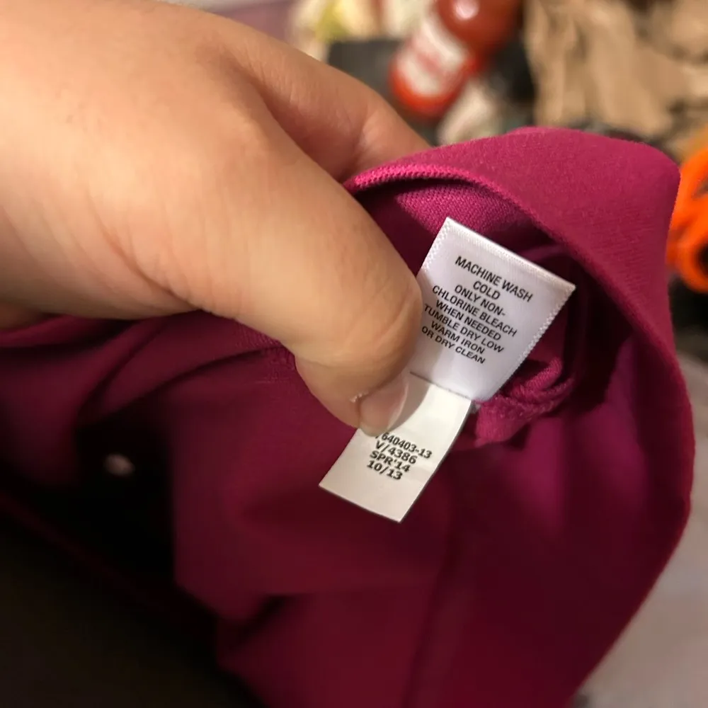 BANANA REPUBLIC BARBIECORE HOT PINK PENCIL SKIRT - Image 4