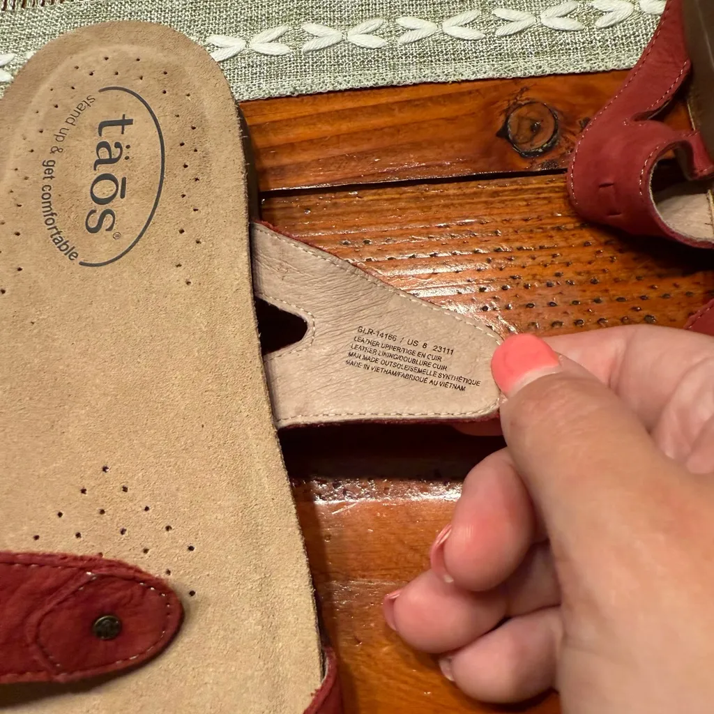 Taos Footwear Women's Bandalero Sandals Red Size 8 - Image 4