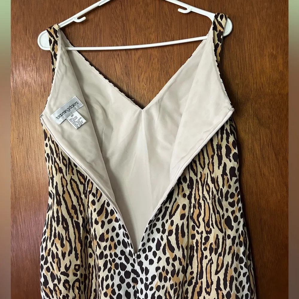 Vintage 90s Bloomingdale’s animal print v neck sleeveless sheath dress size 10P - Image 6