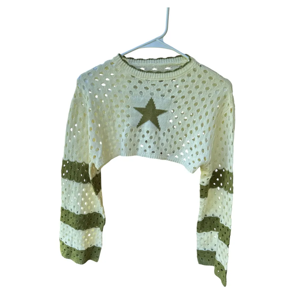 Women’s Cream and Green Star Cropped Sweater Size small - Image 5