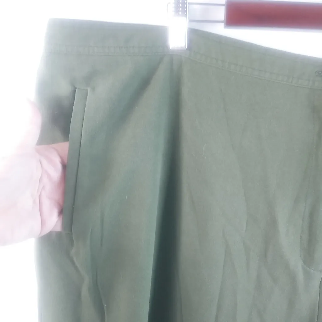 Maggie Barnes  26W Green Zip Button Pants Plus - Image 5