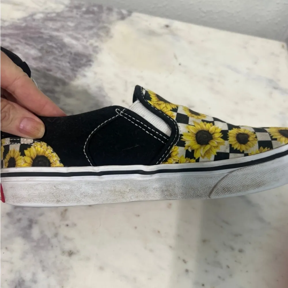 Vans  sunflower  slipons size 5 - Image 5