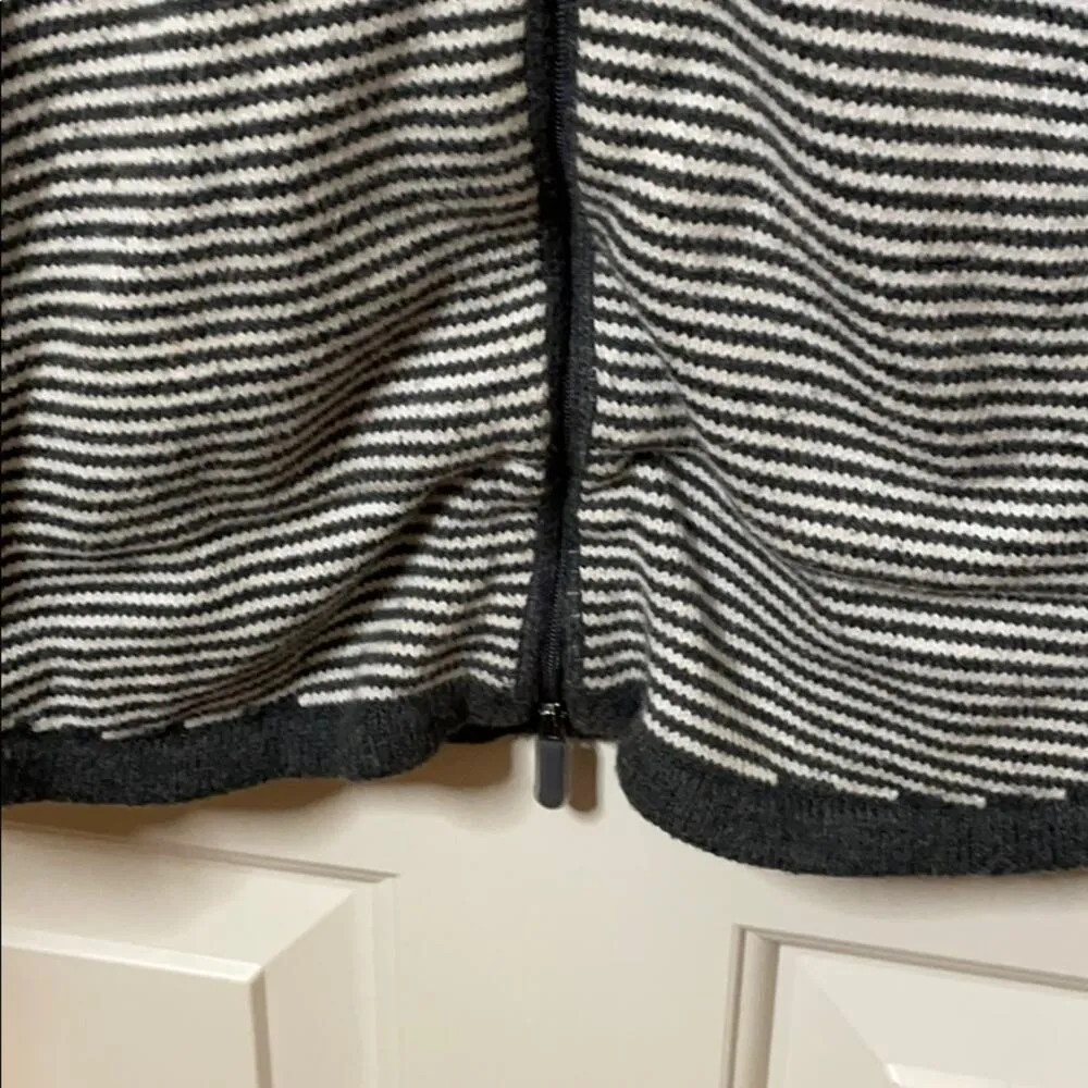 Eddie Bauer striped sweater zip up medium - Image 8