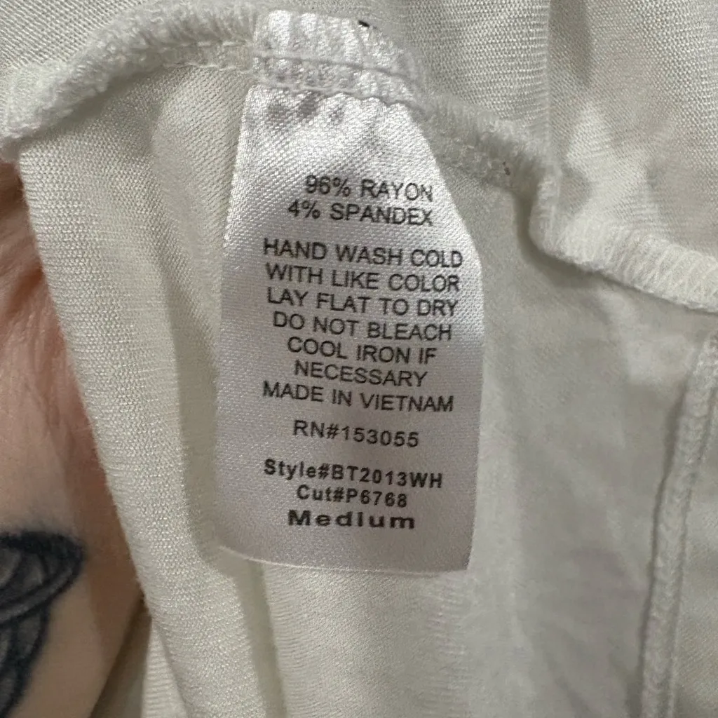 Hippie Chic White Lace Up Front T‎ Shirt- Size Medium - Image 4