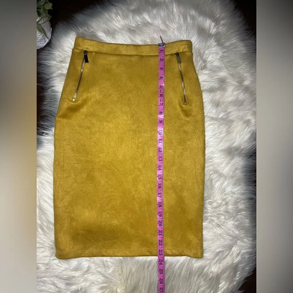 Olivia Blu mustard faux suede pencil skirt sz Small - Image 6
