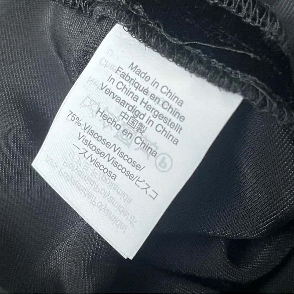 J.Crew Women’s Black Velvet Cropped Jogger Pants 00P – Mid Rise Holiday Goth - Image 7