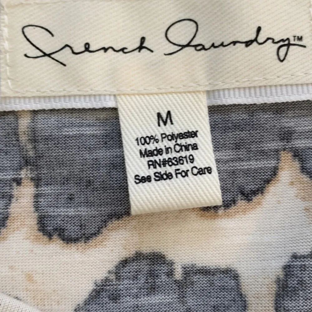 French Laundry Top Animal Print 3/4 Sleeve Ruffle V-Neck Top Size Medium NWT - Image 2