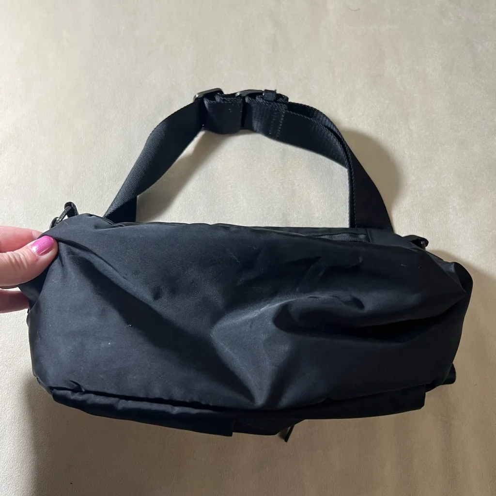 🖤 Lululemon “Dance Your Asana” Festival Belt Bag – Black Nylon with Silver - Image 8