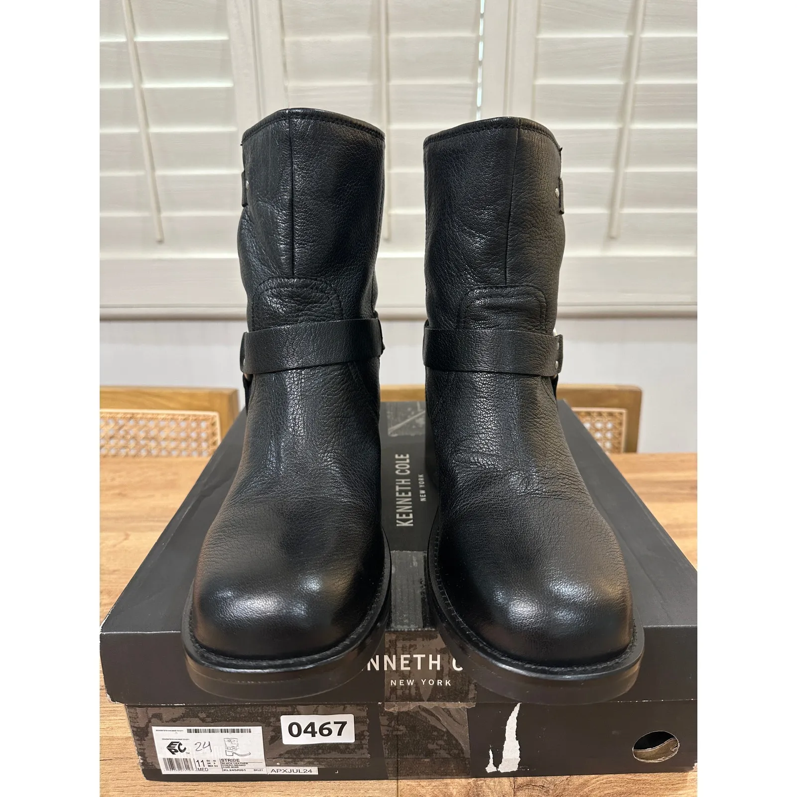 Kenneth Cole Stride Block Heel Bootie Black Leather Size 11 NIB Harness Detail - Image 5