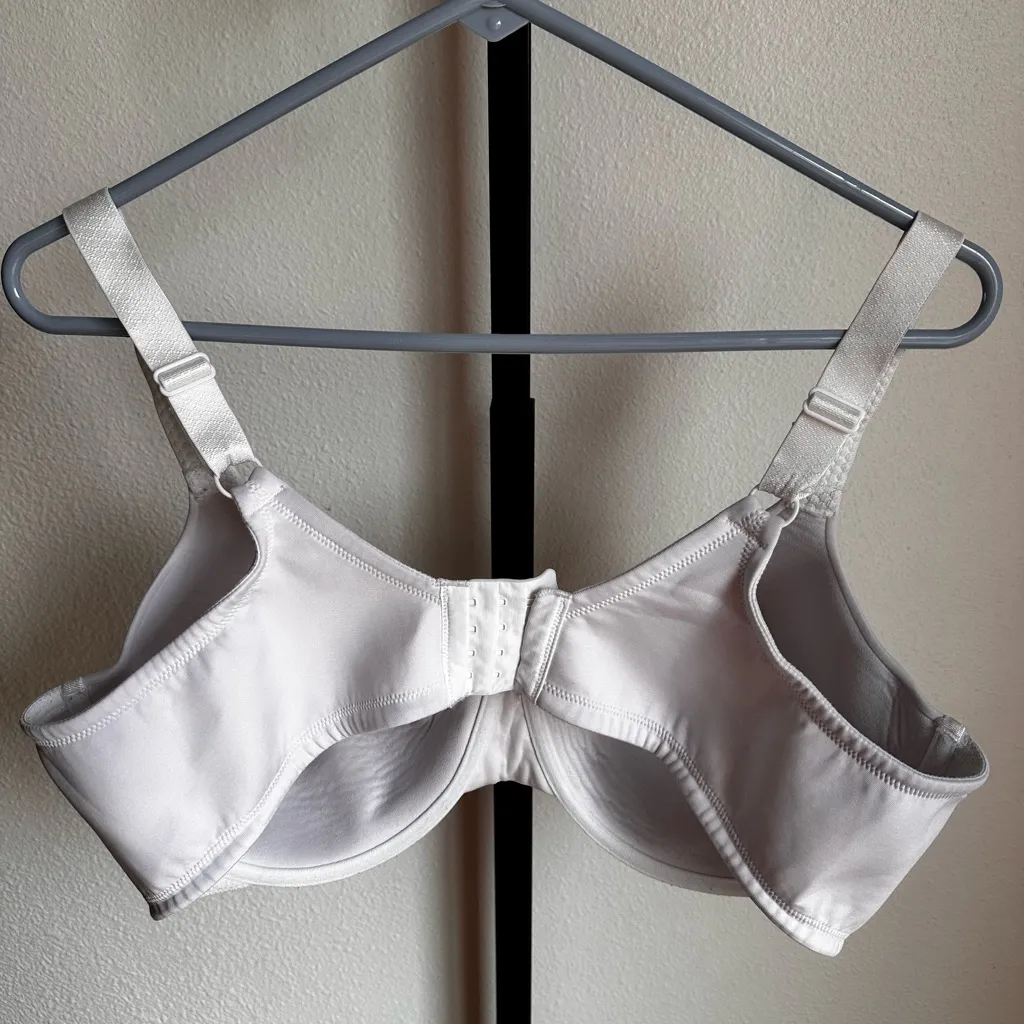 Vanity fair 42 DD bra - Image 3