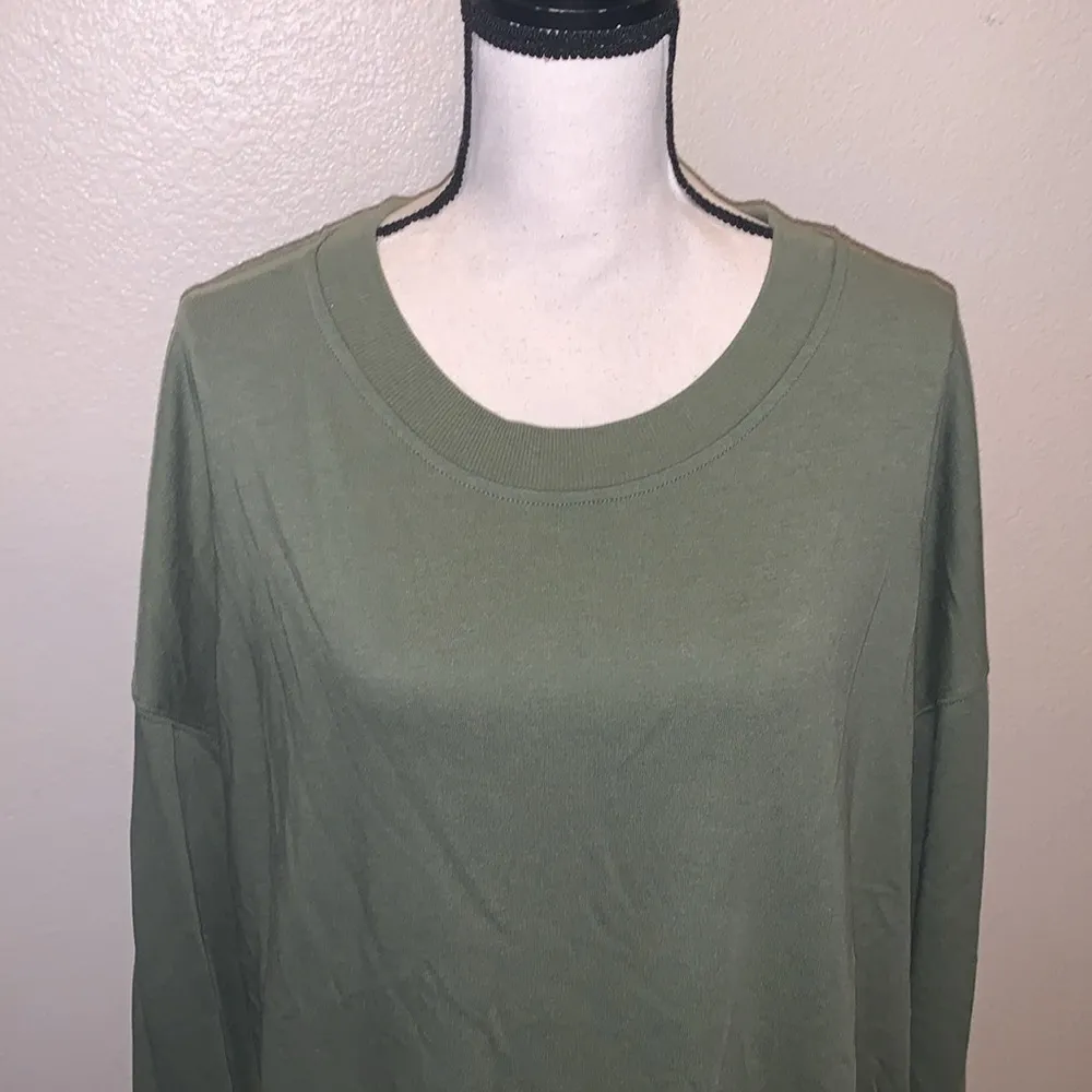 Old Navy  green key hole lace up back long sleeve pullover sweater - Image 2