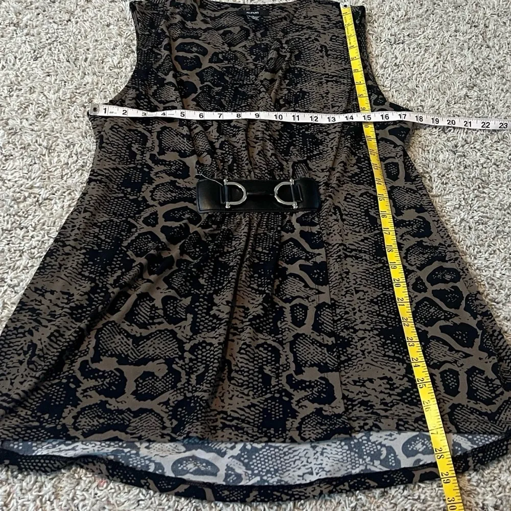 Alfani Women’s Sleeveless Pullover Blouse Tank Top Snake Print Animal V Neck L - Image 5